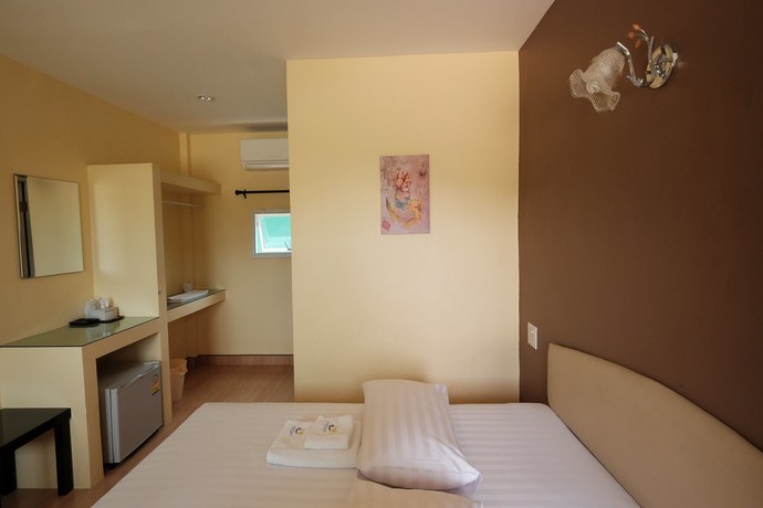 Imagen de la habitación del Hotel Srikanlaya Resort. Foto 9