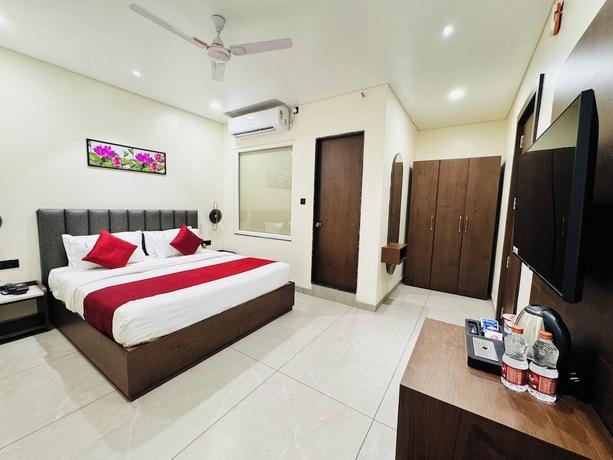 Imagen de la habitación del Hotel Srimad. Foto 2
