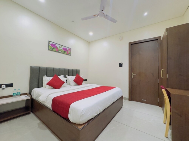 Imagen de la habitación del Hotel Srimad. Foto 6