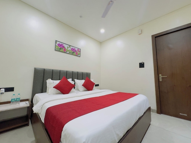 Imagen de la habitación del Hotel Srimad. Foto 7
