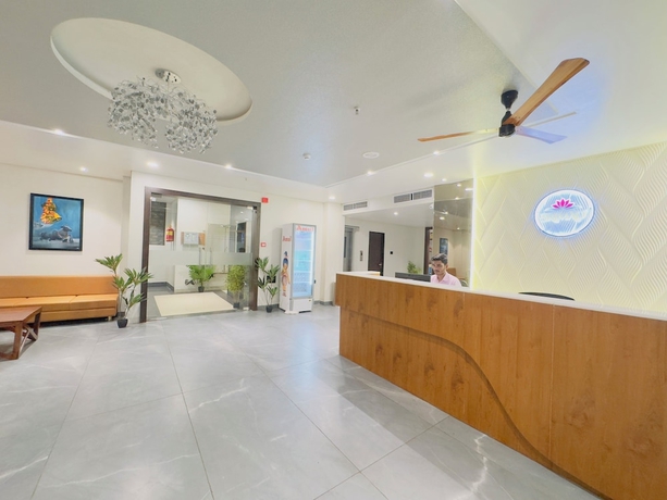 Imagen de los interiores del Hotel Srimad. Foto 16