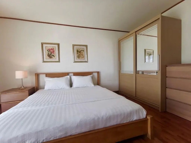 Imagen de la habitación del Hotel Sriracha Avenue. Foto 2