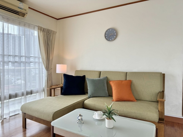 Imagen de la habitación del Hotel Sriracha Avenue. Foto 12