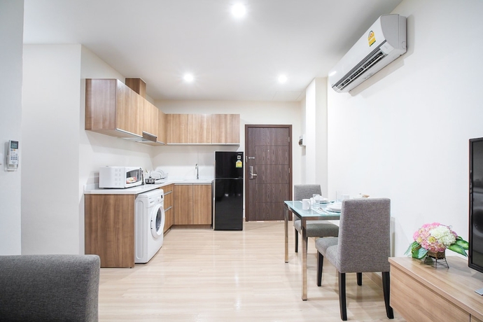 Imagen de la habitación del Hotel Sriracha Biz Residence. Foto 8