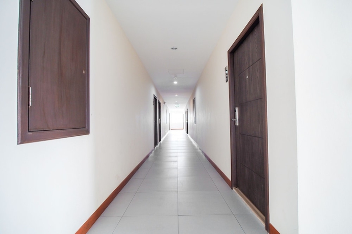 Imagen de los interiores del Hotel Sriracha Biz Residence. Foto 17