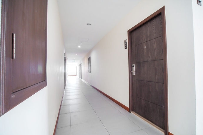 Imagen de los interiores del Hotel Sriracha Biz Residence. Foto 18