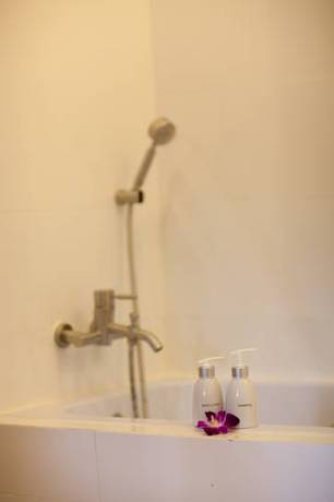 Imagen de la habitación del Hotel Sriracha Orchid. Foto 11
