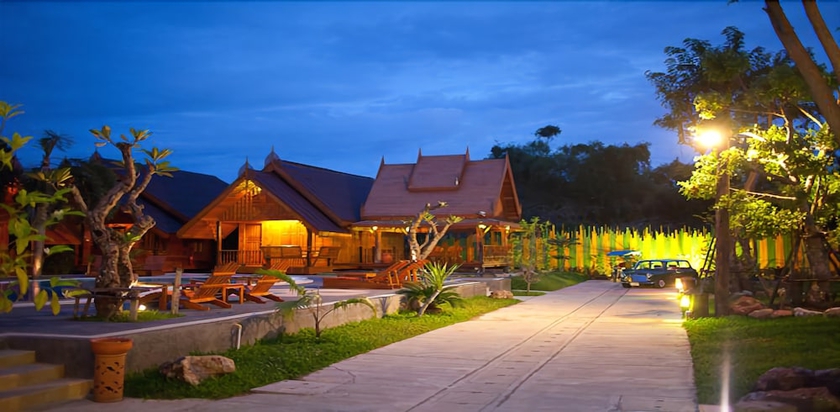 Imagen de los exteriores del Hotel Srisawat Resort. Foto 7