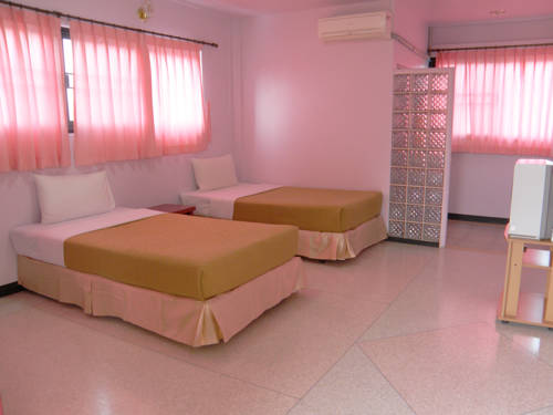 Imagen de la habitación del Hotel Srisomthai. Foto 9