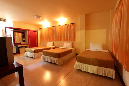 Imagen de la habitación del Hotel Srisomthai. Foto 11