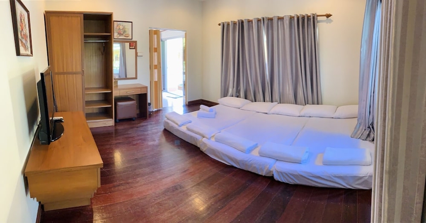 Imagen de la habitación del Hotel Srisupawadee Resort. Foto 5