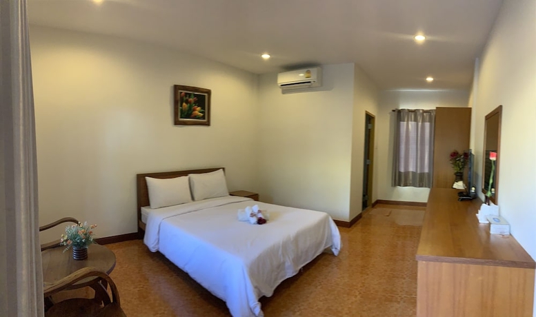 Imagen de la habitación del Hotel Srisupawadee Resort. Foto 10