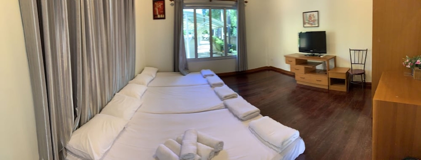 Imagen de la habitación del Hotel Srisupawadee Resort. Foto 11