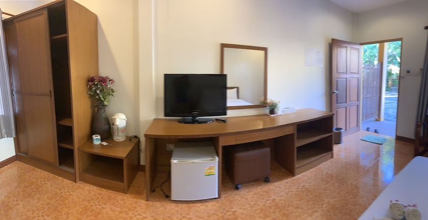 Imagen de la habitación del Hotel Srisupawadee Resort. Foto 15