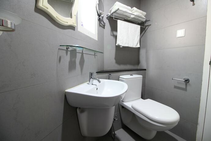 Imagen de la habitación del Hotel Srivar Hotels. Foto 28