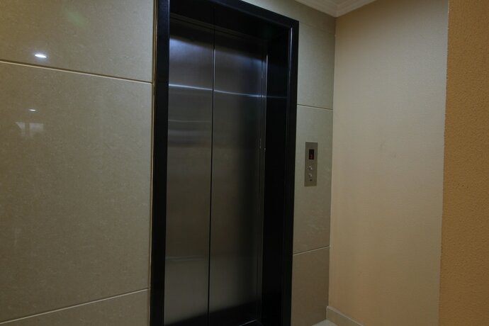 Imagen de los interiores del Hotel Srivar Hotels. Foto 32