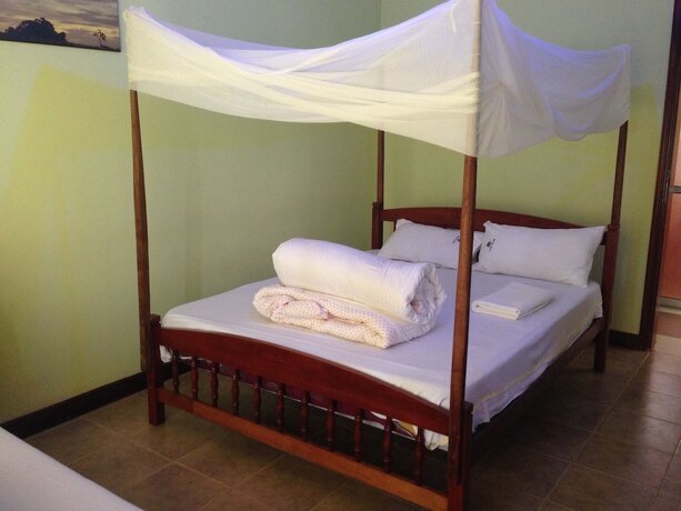 Imagen de la habitación del Hotel Ssese Habitat Resort. Foto 19