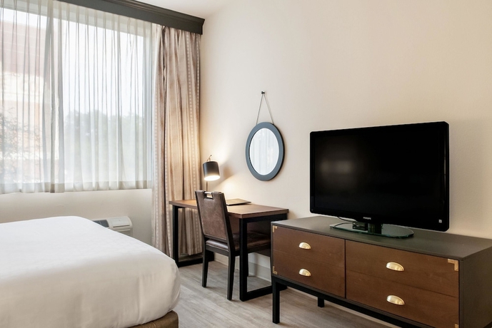 Imagen de la habitación del Hotel St Charles Coach House, Ascend Collection. Foto 8