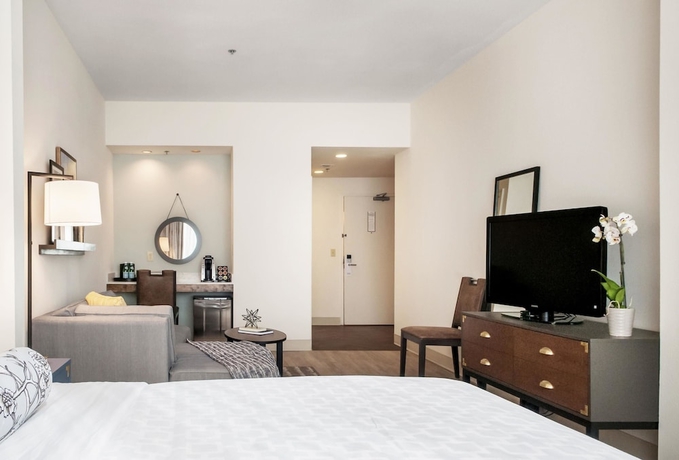 Imagen de la habitación del Hotel St Charles Coach House, Ascend Collection. Foto 10