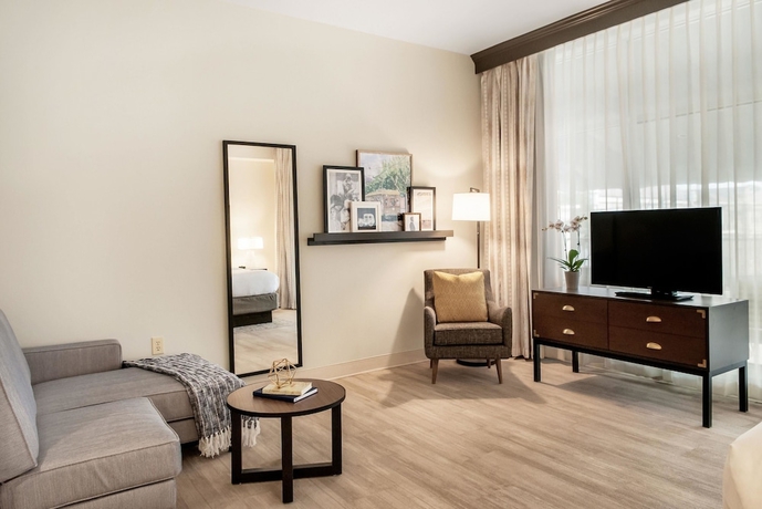 Imagen de la habitación del Hotel St Charles Coach House, Ascend Collection. Foto 12