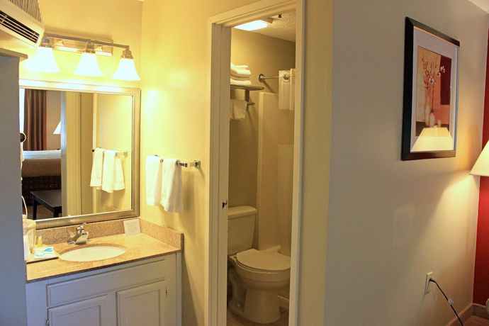 Imagen de la habitación del Hotel St. Charles. Foto 14