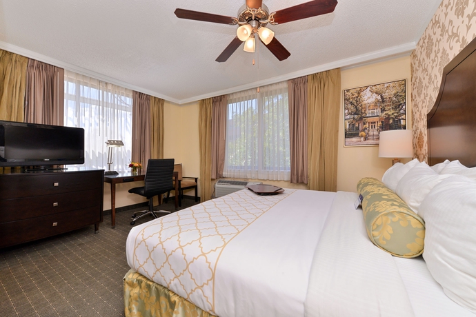 Imagen de la habitación del Hotel St. Charles Inn. Foto 4