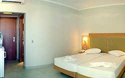 Imagen de la habitación del Hotel St Constantine. Foto 4