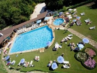 Imagen de la piscina del Hotel St. Elena. Foto 10