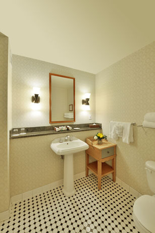 Imagen general del Hotel St. Eugene Golf Resort and Casino. Foto 1