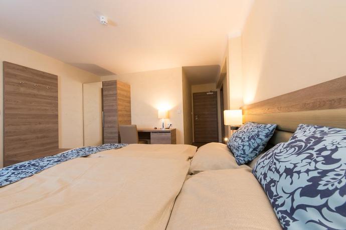 Imagen de la habitación del Hotel St Fiacre. Foto 8