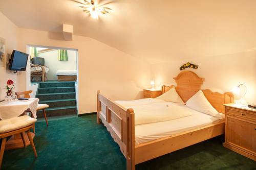 Imagen de la habitación del Hotel St. Georg, Aschau im Zellertal. Foto 13