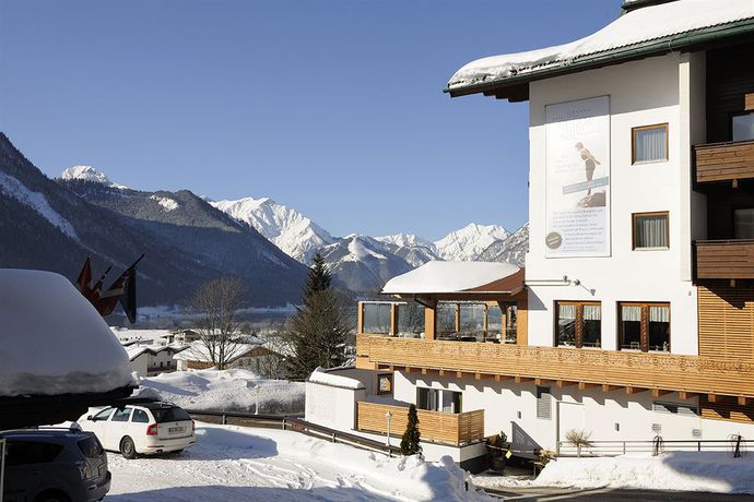 Imagen de los exteriores del Hotel St. Georg Zum See. Foto 15