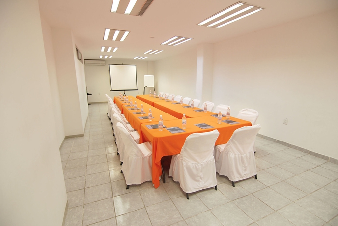 Imagen de los interiores del Hotel St George, Celaya. Foto 10