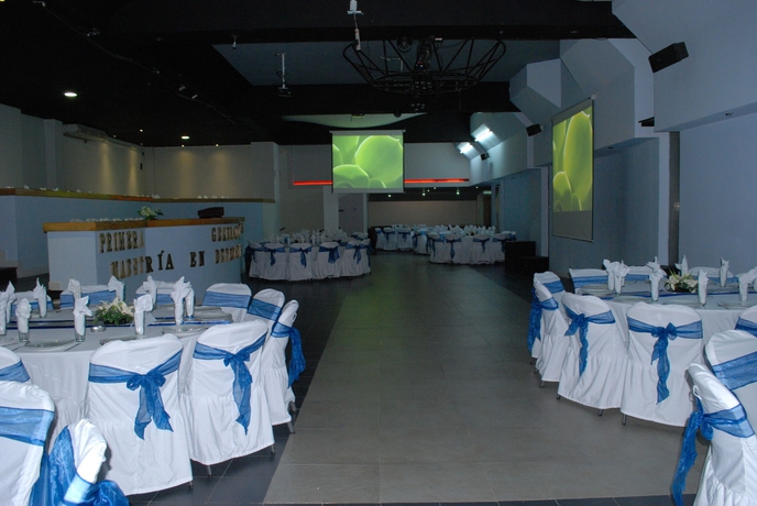 Imagen de los interiores del Hotel St George, Celaya. Foto 14