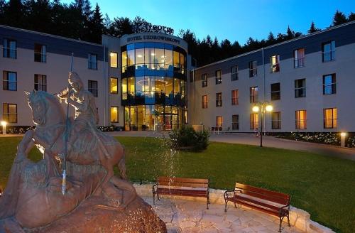 Imagen general del Hotel St. George Family & Senior Spa Kudowa-Zdr&oacute;j. Foto 5
