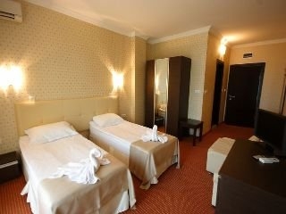 Imagen de la habitación del Hotel St George Palace. Foto 5
