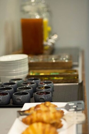 Imagen del bar/restaurante del Hotel St George Rochester - Chatham. Foto 3