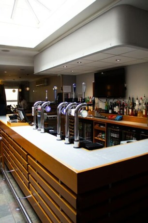 Imagen del bar/restaurante del Hotel St George Rochester - Chatham. Foto 4