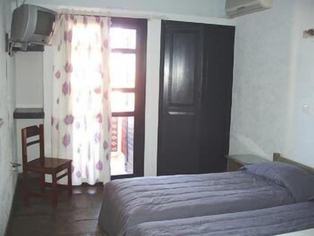 Imagen de la habitación del Hotel St. George Studios. Foto 20