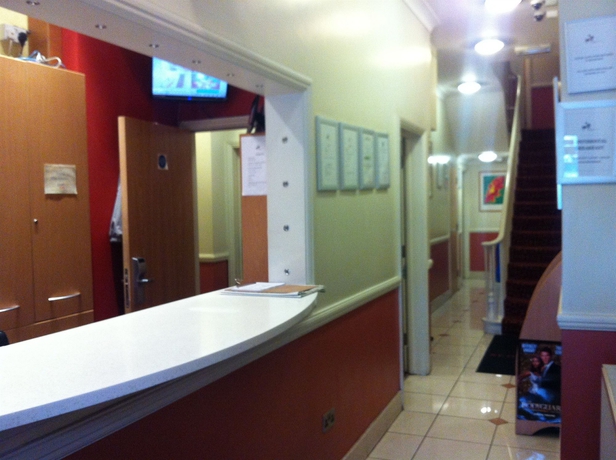 Imagen de los interiores del Hotel St George's Inn Victoria. Foto 6