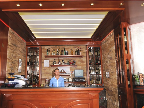 Imagen del bar/restaurante del Hotel St. Georgie. Foto 3