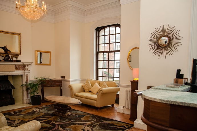 Imagen de los interiores del Hotel St Giles House. Foto 16