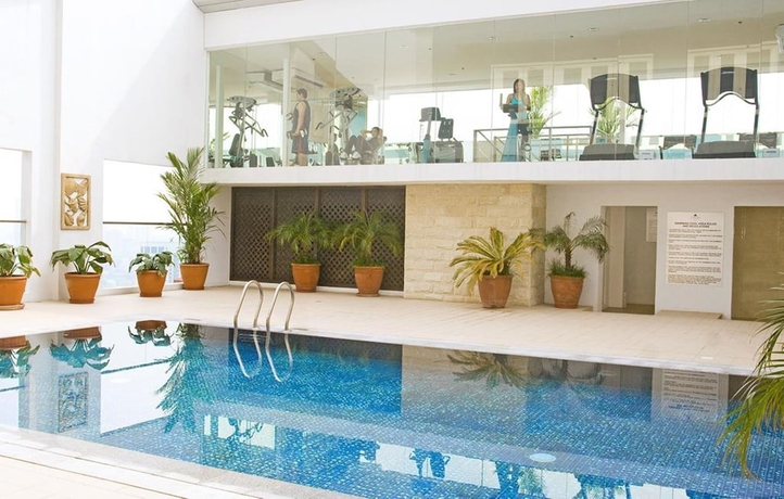 Imagen de la piscina del Hotel St Giles Makati. Foto 19