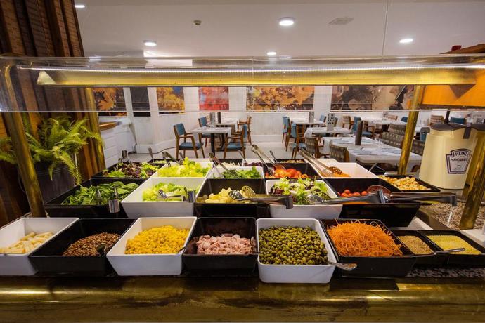 Imagen del bar/restaurante del Hotel St. Gothard. Foto 3