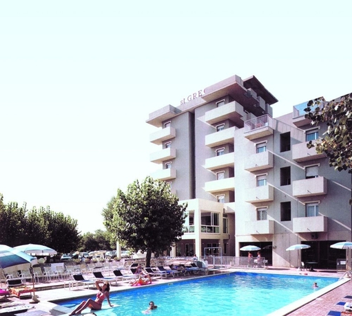 Imagen de la piscina del Hotel St. Gregory Park. Foto 8