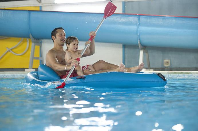 Imagen de la piscina del Hotel St Ives Holiday Village. Foto 9