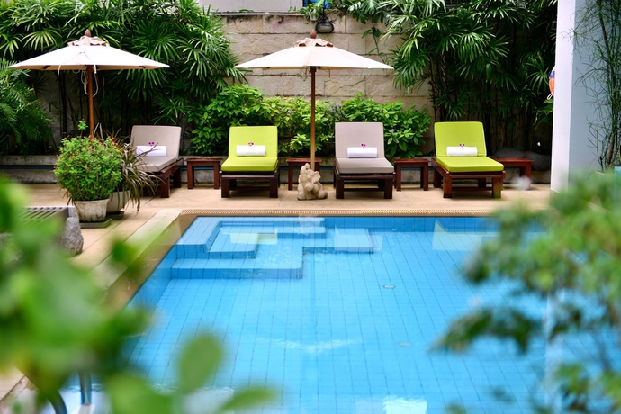 Imagen de la piscina del Hotel St James, Bangkok. Foto 16