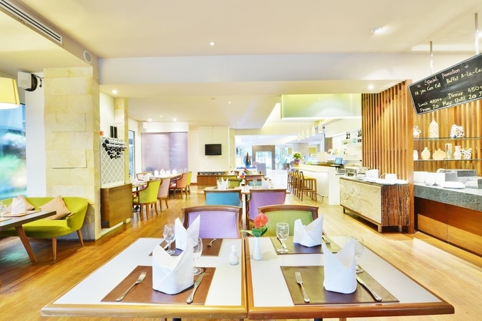 Imagen del bar/restaurante del Hotel St James, Bangkok. Foto 5