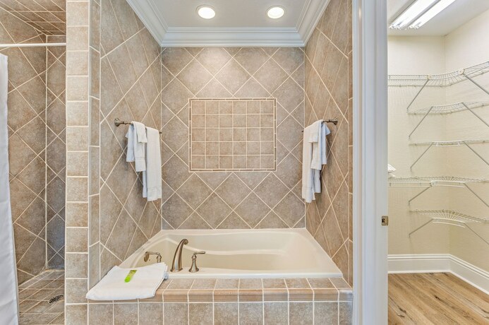 Imagen de la habitación del Hotel St James Bay Golf and Pickleball Resort. Foto 15