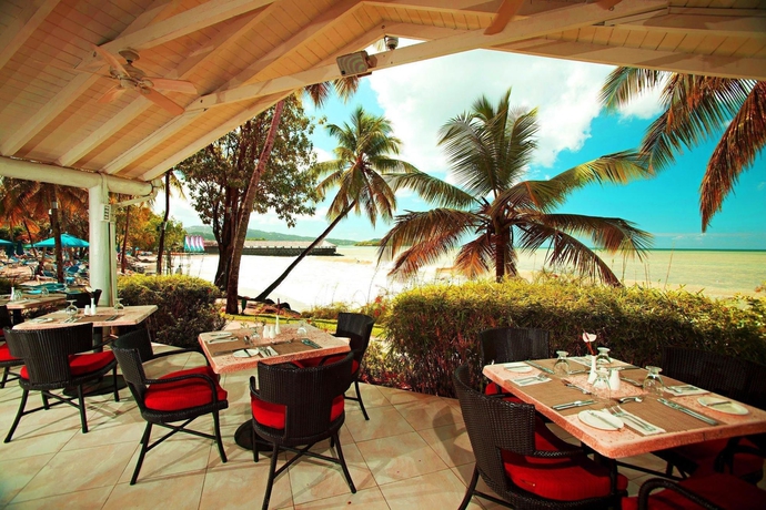 Imagen del bar/restaurante del Hotel St. James Club Morgan Bay Family Property - All Inclusive. Foto 2